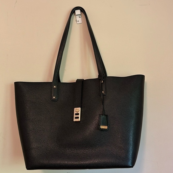 Michael Kors Carryall Black Tote. New. No tags. - Picture 4 of 6